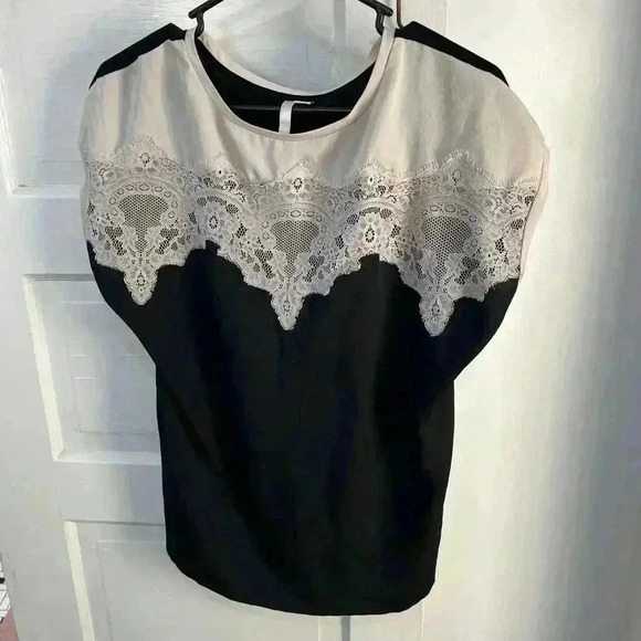 lauren conrad ruffled blouse womens size medium‎ - Picture 3 of 4